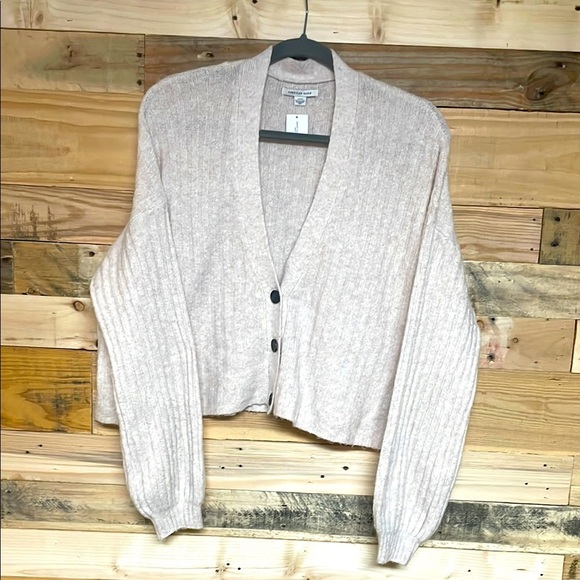 American Eagle Outfitters size Medium Cream Cable Knit Crop Button Cardigan - Picture 1 of 7